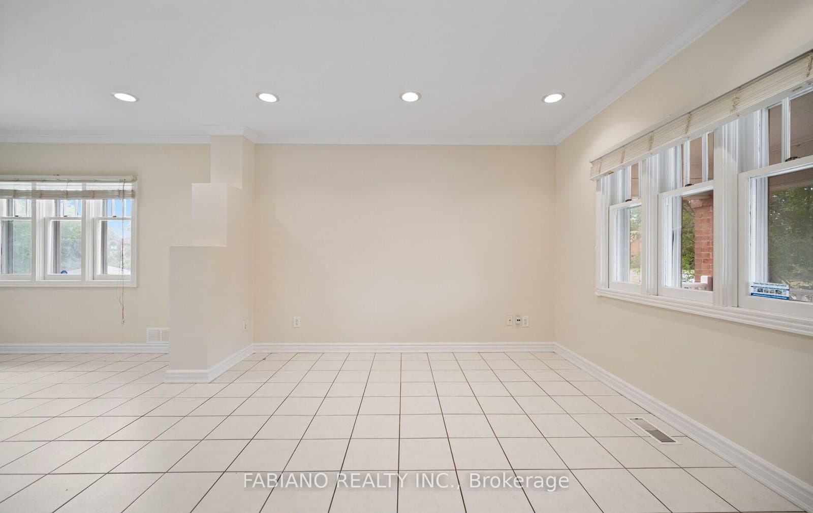 7872 Kipling Avenue thumbnail 6