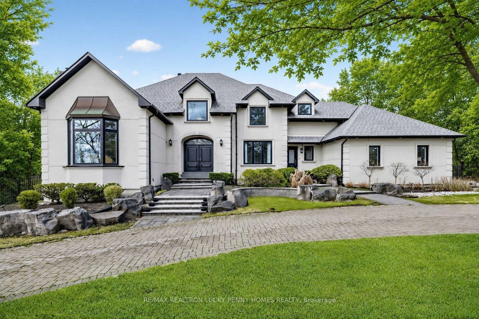 18 Walnut Glen Place - Image 1
