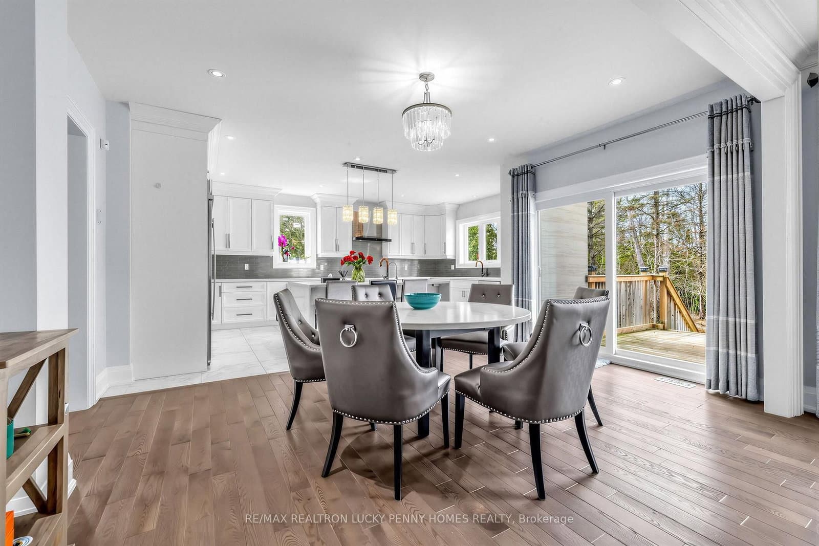 18 Walnut Glen Place thumbnail 12