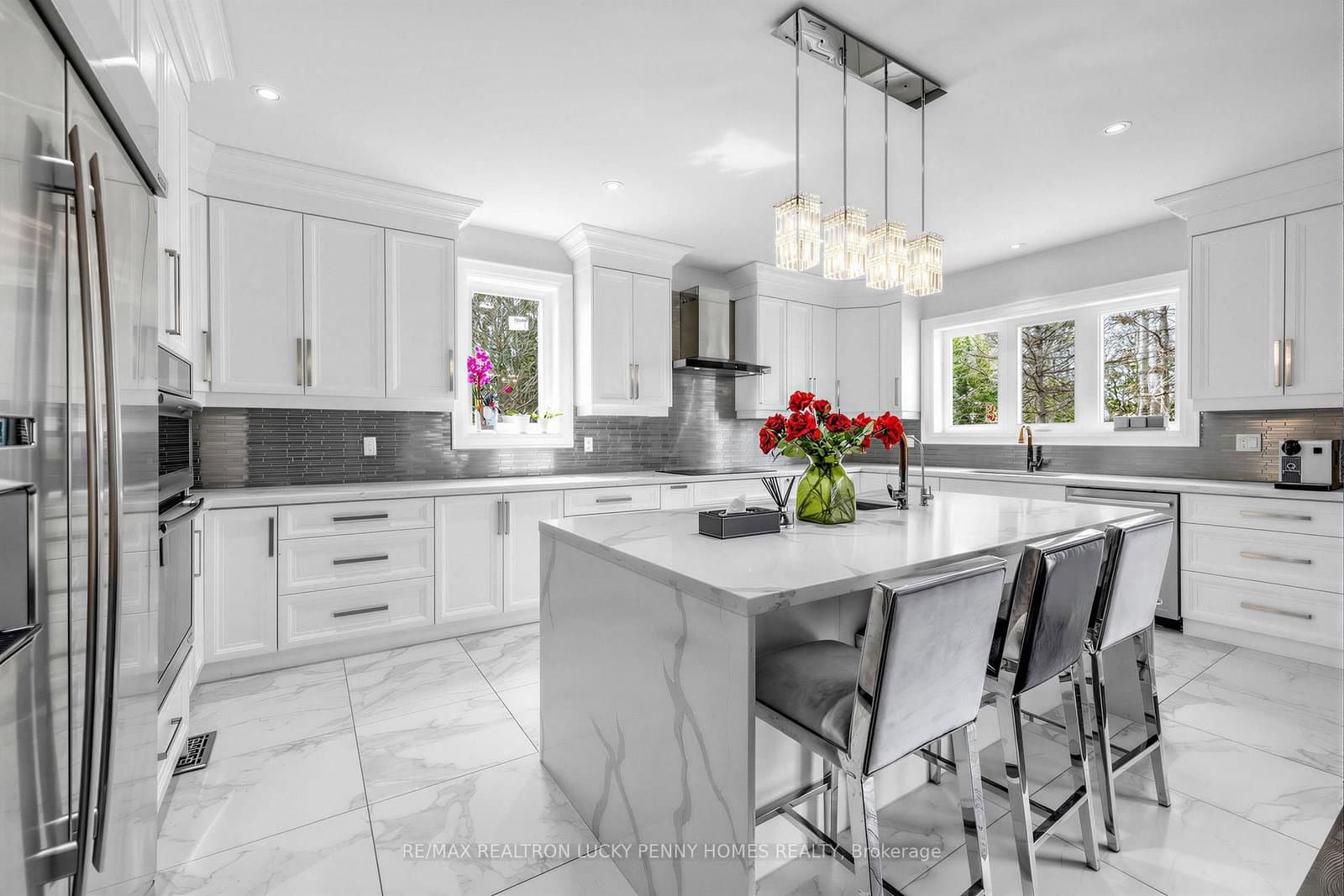 18 Walnut Glen Place thumbnail 13