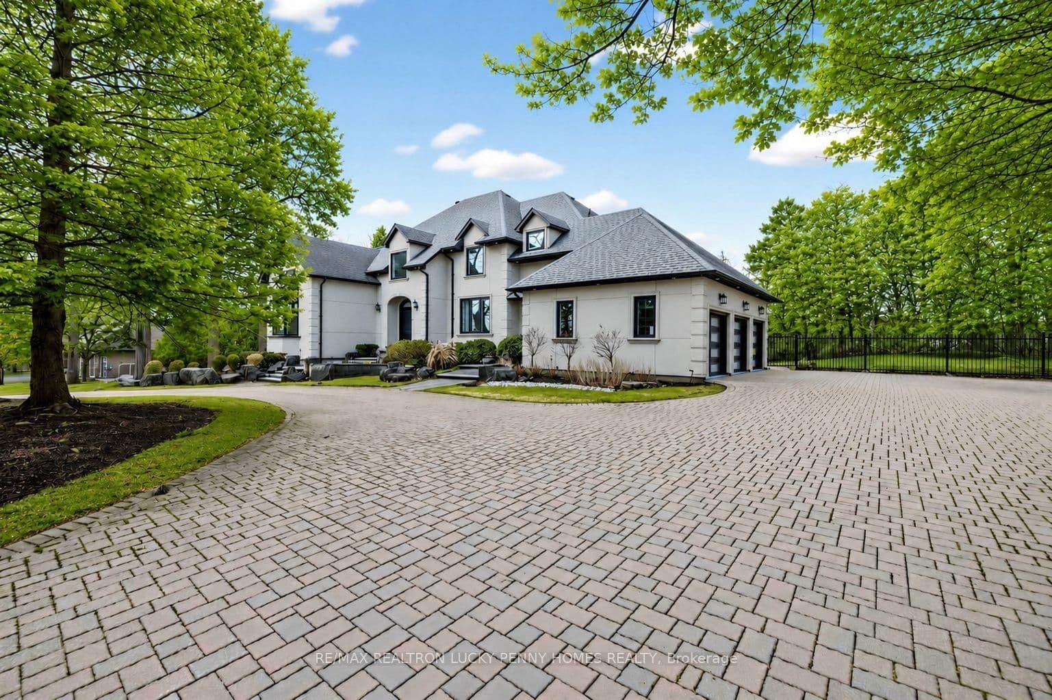 18 Walnut Glen Place thumbnail 2