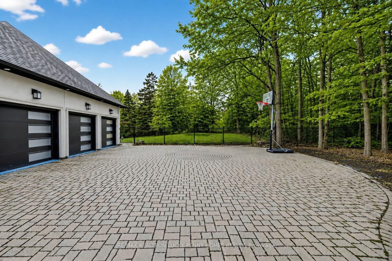 18 Walnut Glen Place thumbnail 40