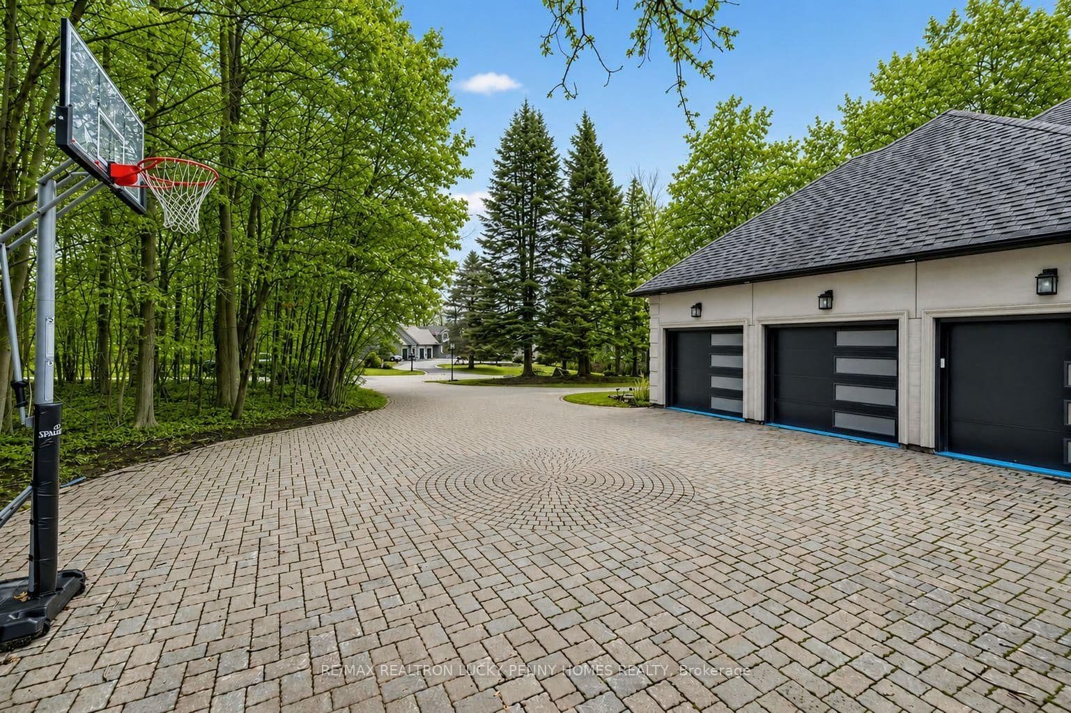 18 Walnut Glen Place thumbnail 41