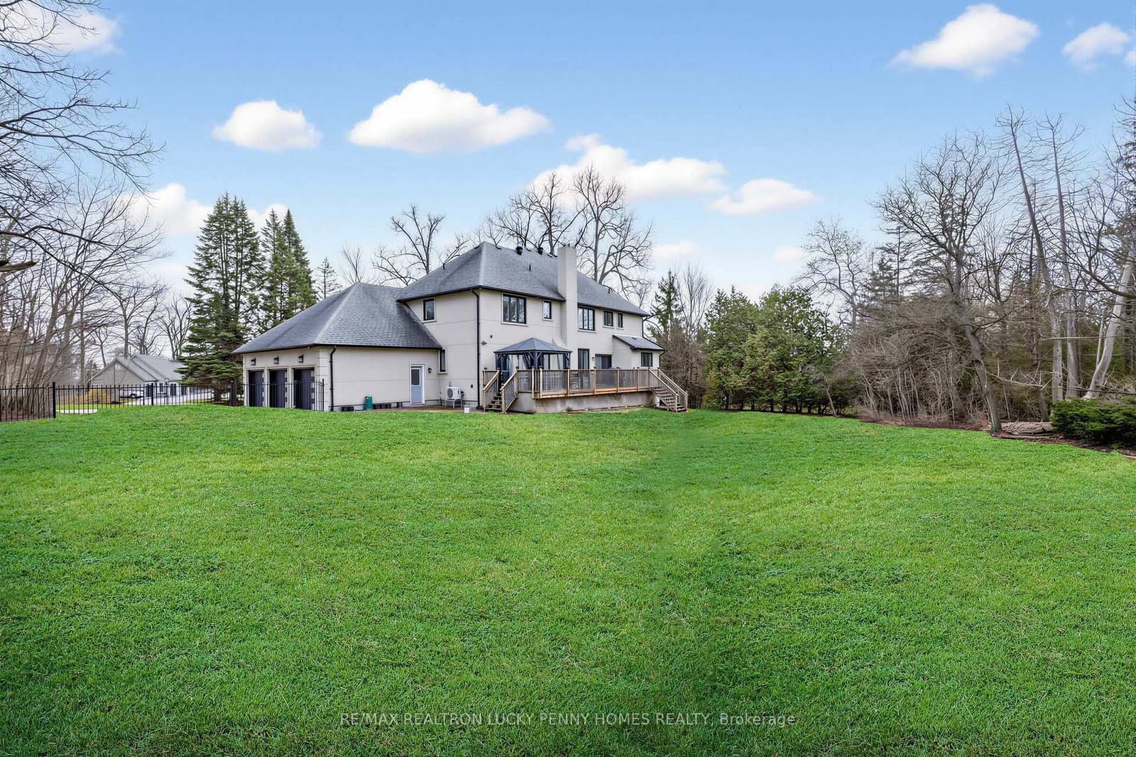 18 Walnut Glen Place thumbnail 44