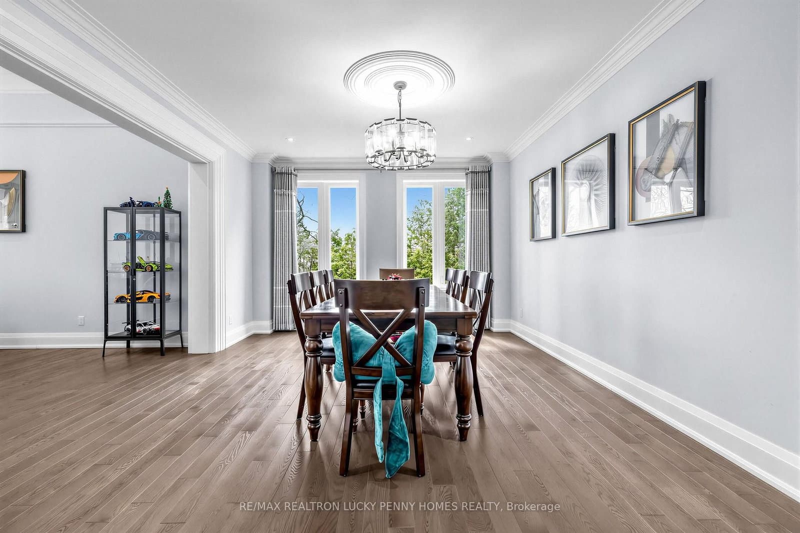 18 Walnut Glen Place thumbnail 5