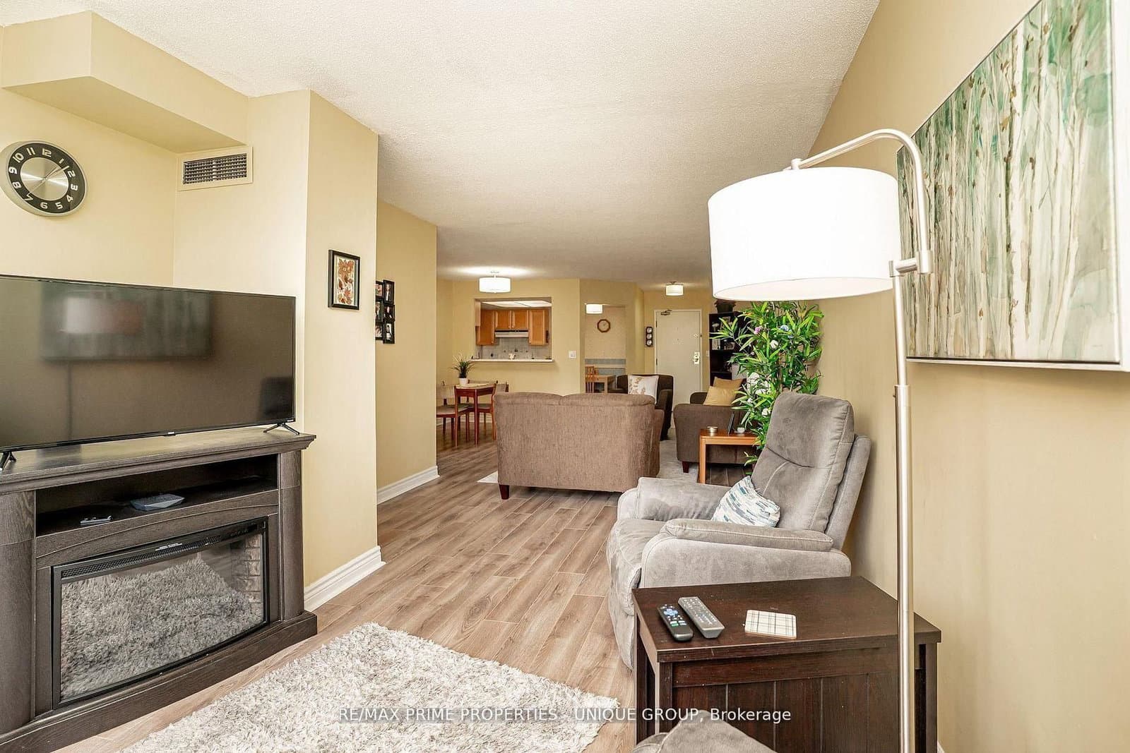 33 Weldrick Road E, Unit 209 thumbnail 14