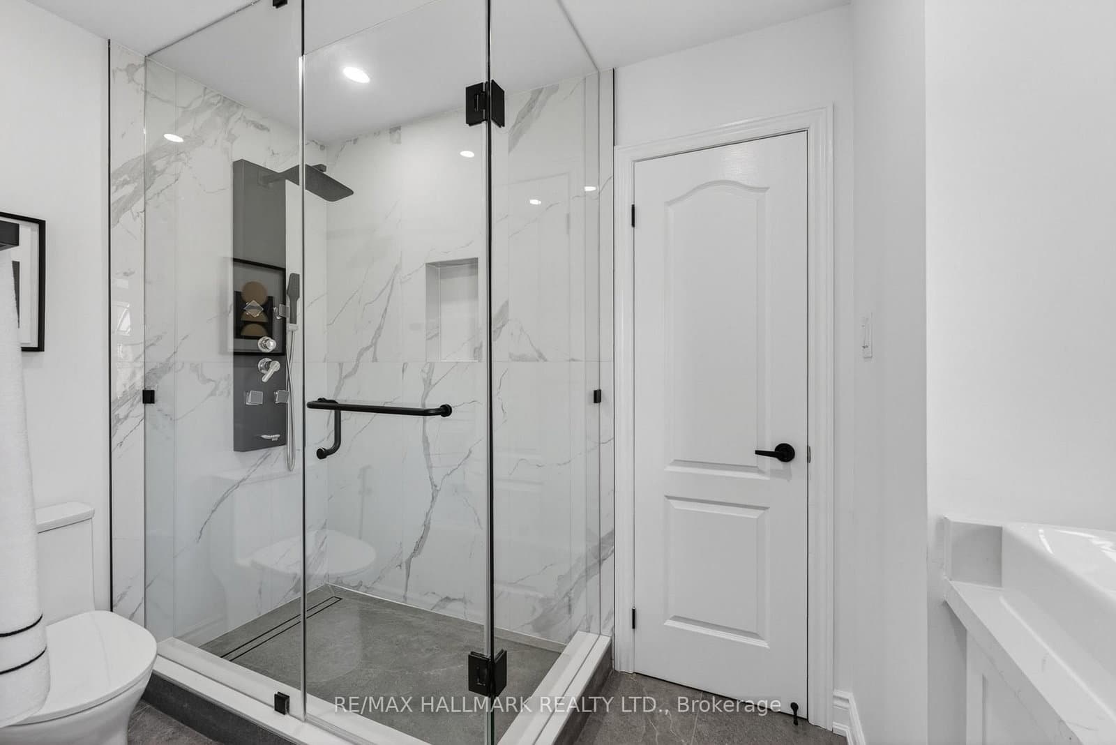 57 Saint Nicholas Crescent thumbnail 39