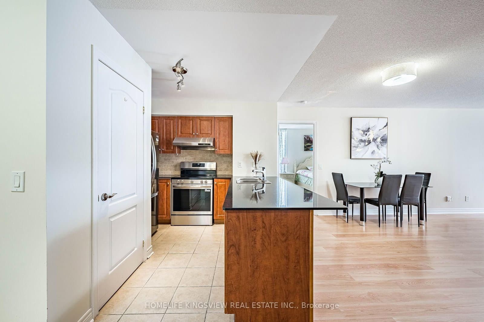60 Disera Drive, Unit 807 thumbnail 11