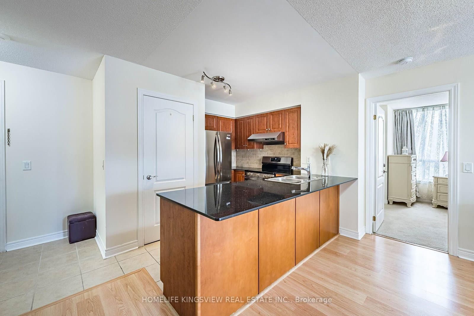 60 Disera Drive, Unit 807 thumbnail 12