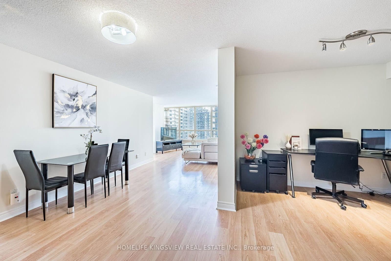 60 Disera Drive, Unit 807 thumbnail 20