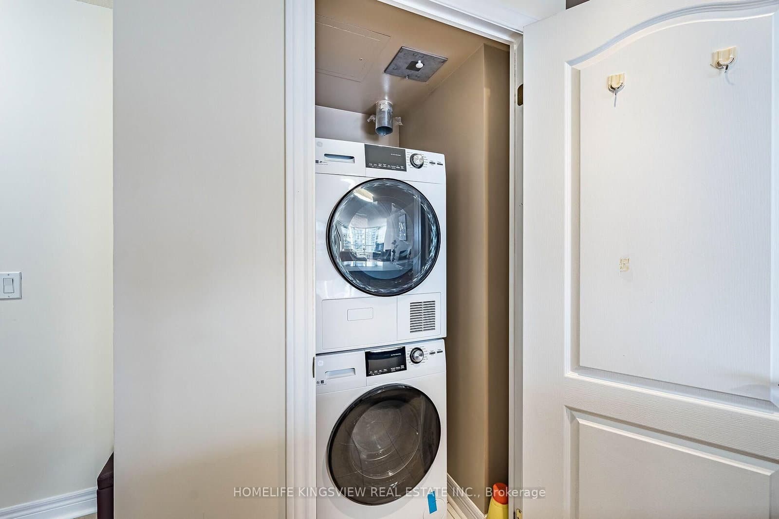 60 Disera Drive, Unit 807 thumbnail 37