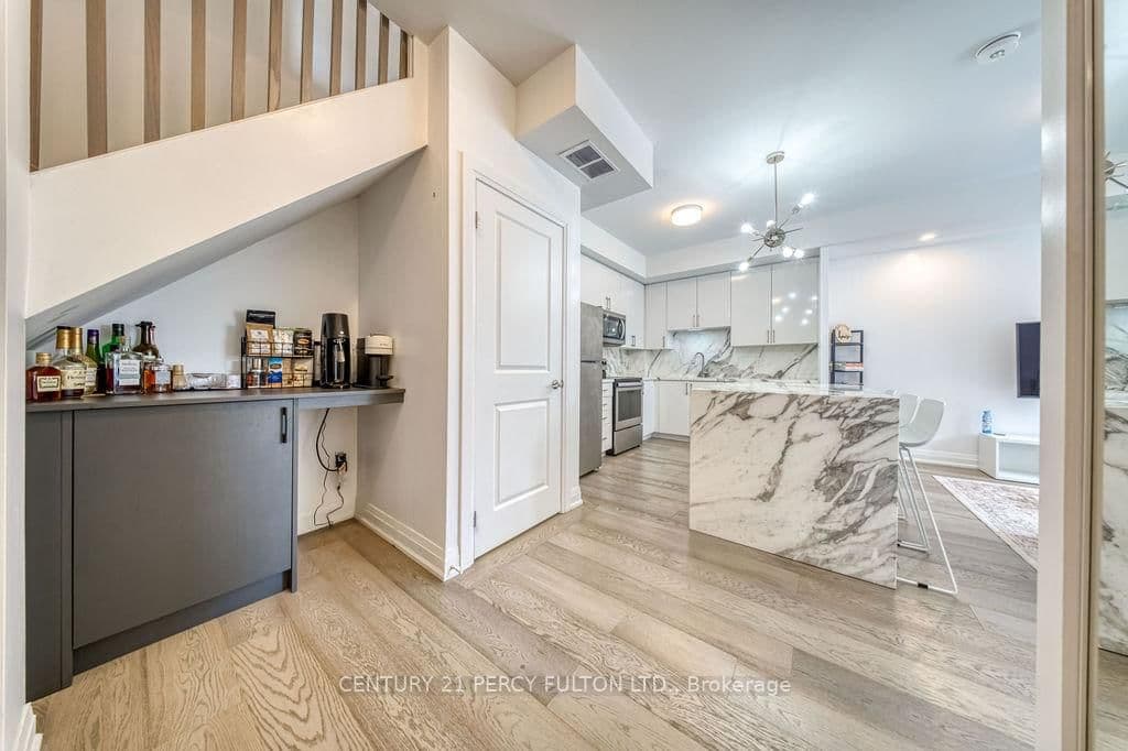 5289 Highway 7, Unit D-803 thumbnail 4