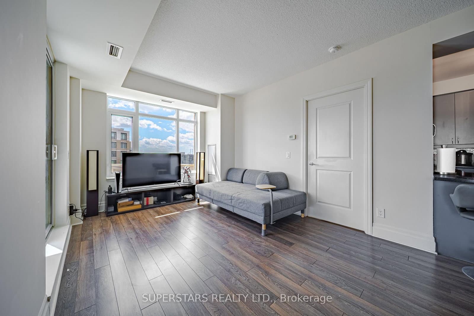 151 Upper Duke Crescent, Unit 809 - Image 1