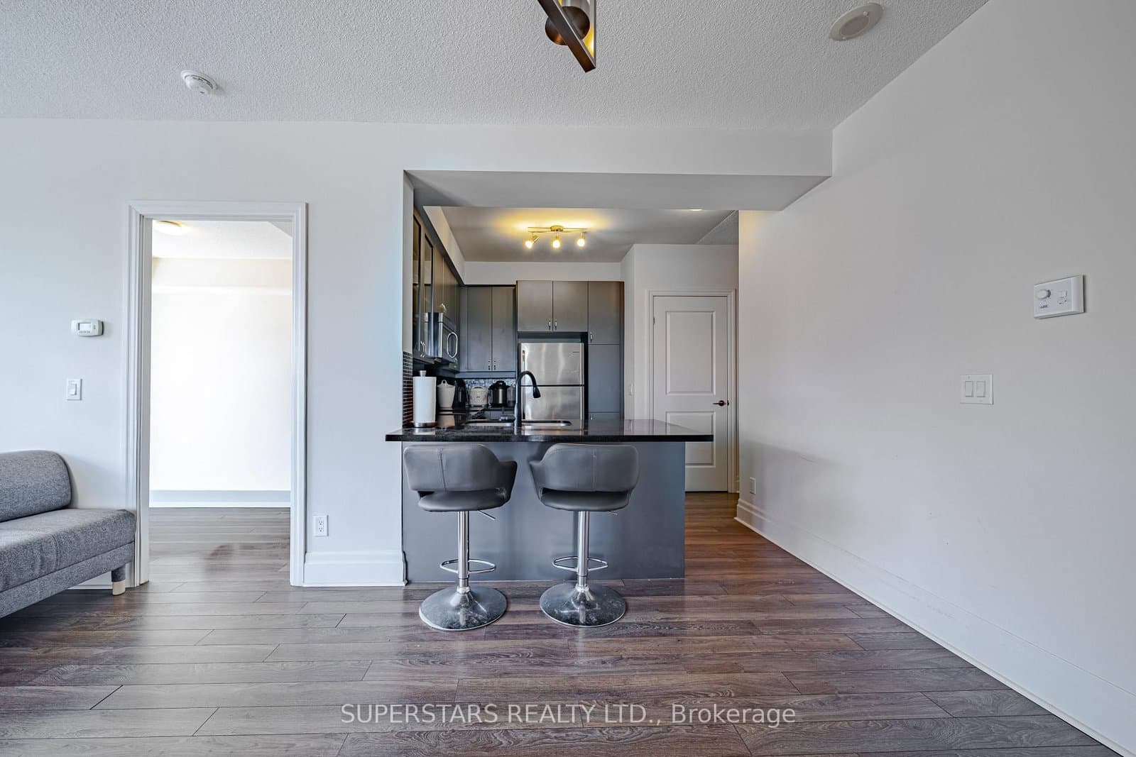 151 Upper Duke Crescent, Unit 809 thumbnail 6