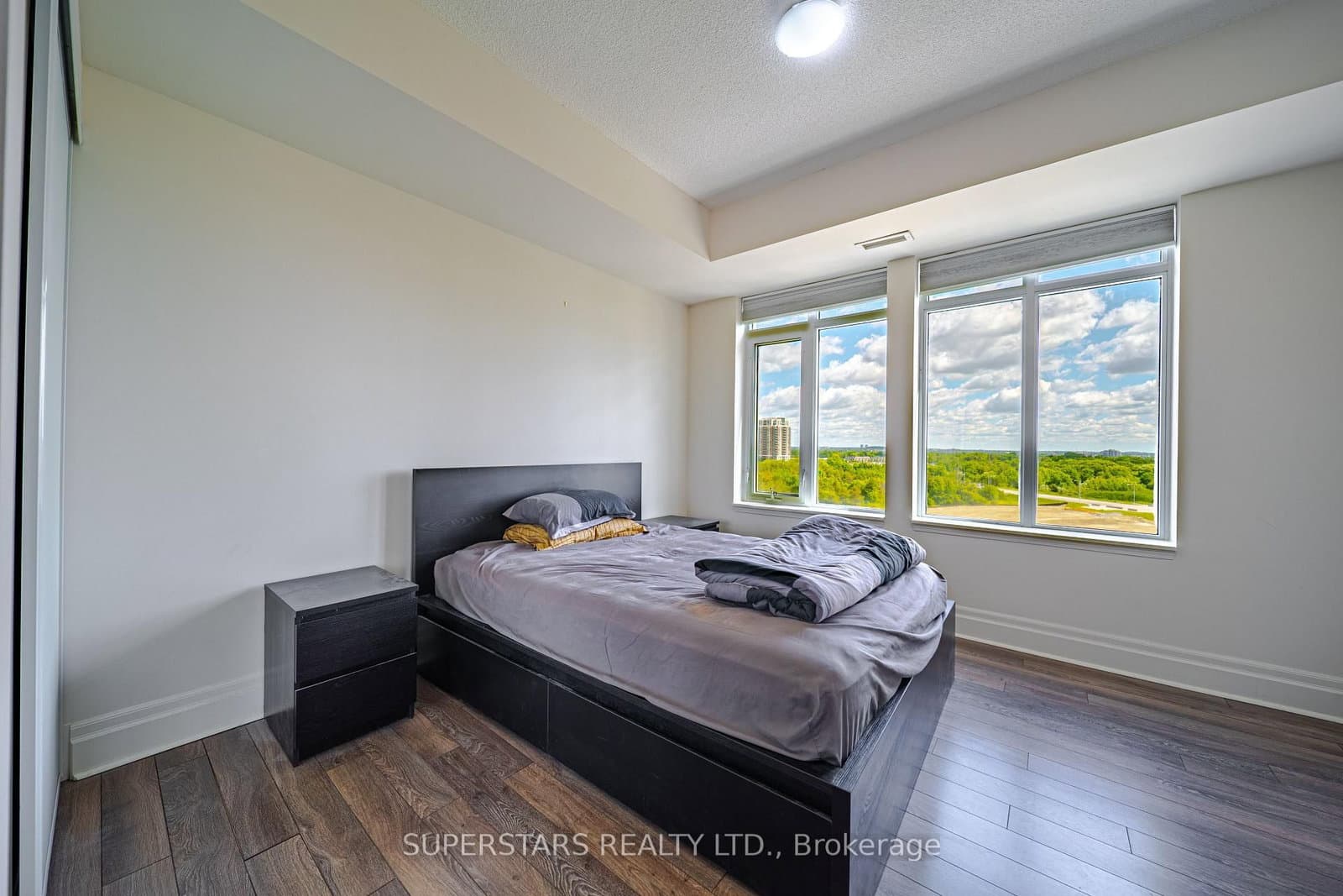 151 Upper Duke Crescent, Unit 809 thumbnail 7