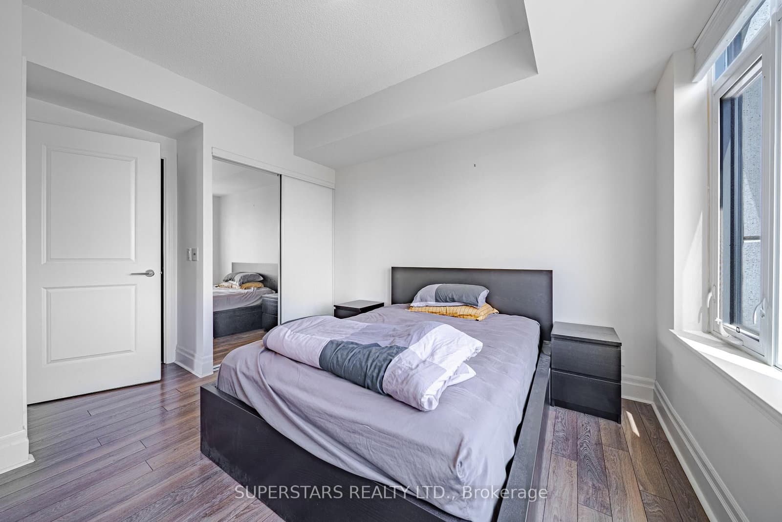 151 Upper Duke Crescent, Unit 809 thumbnail 8