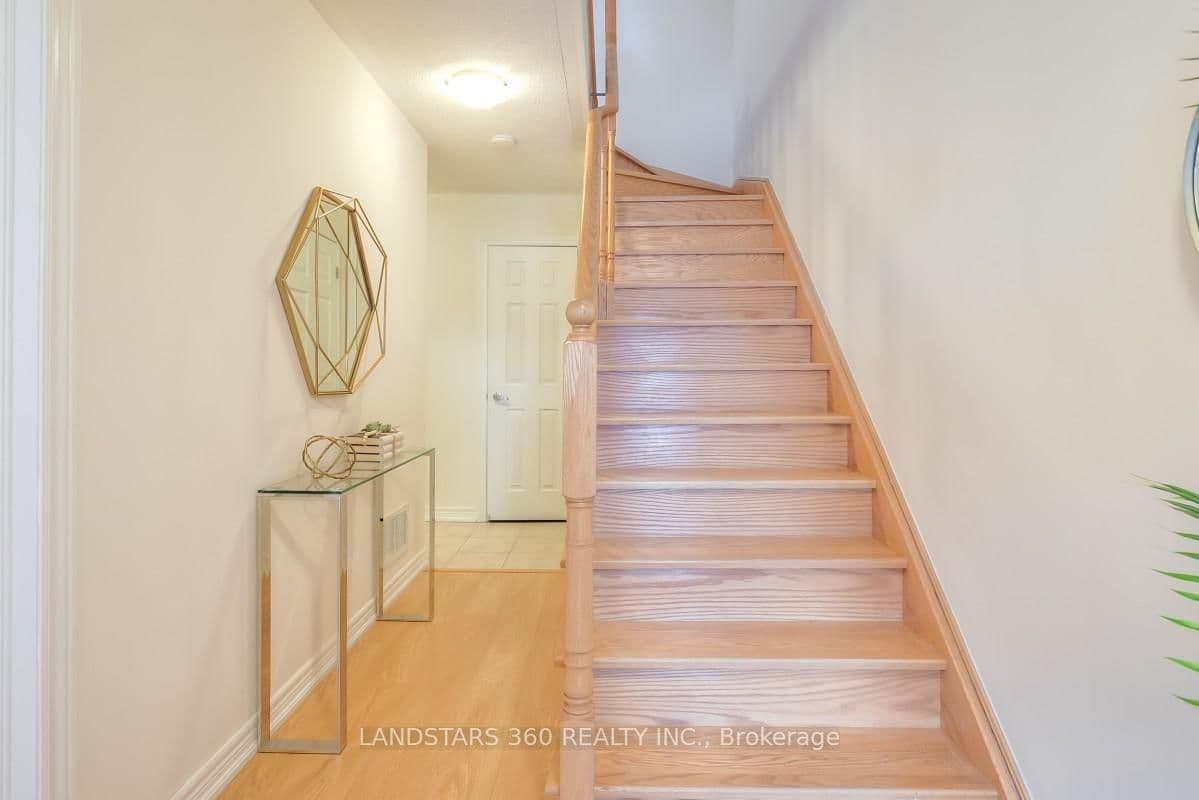 9922 McCowan Road thumbnail 3