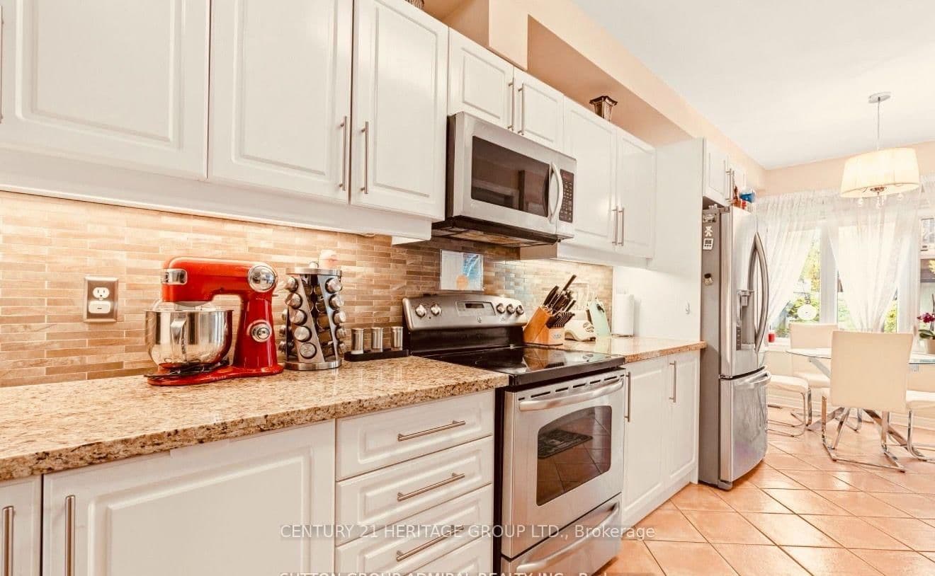 255 Shaftsbury Avenue, Unit 63 thumbnail 14