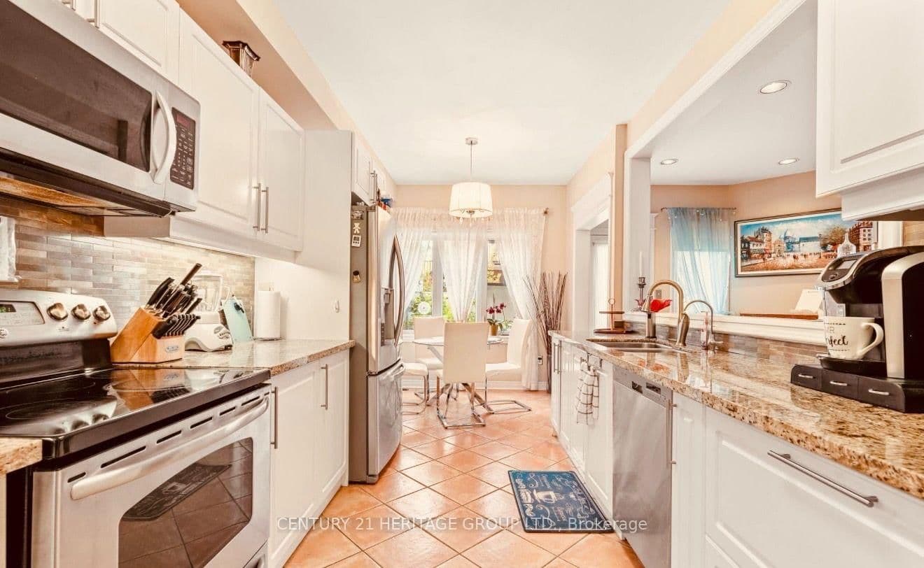 255 Shaftsbury Avenue, Unit 63 thumbnail 15