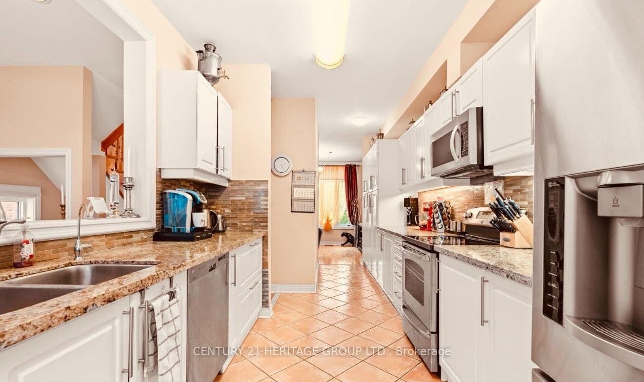 255 Shaftsbury Avenue, Unit 63 thumbnail 16