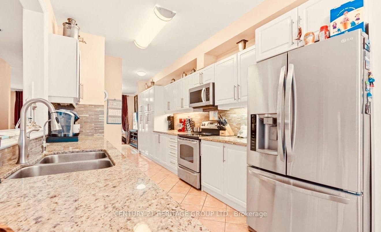 255 Shaftsbury Avenue, Unit 63 thumbnail 17