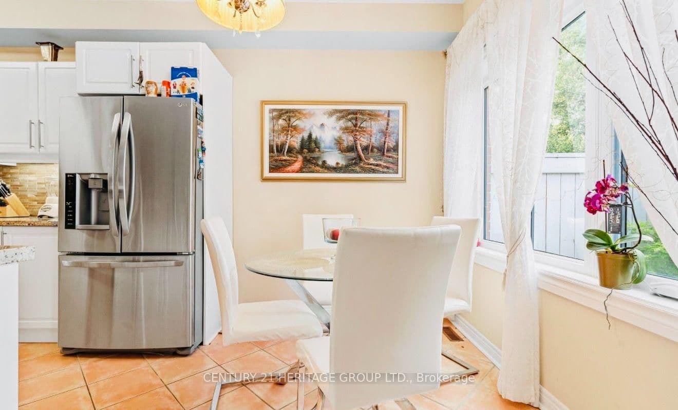 255 Shaftsbury Avenue, Unit 63 thumbnail 18