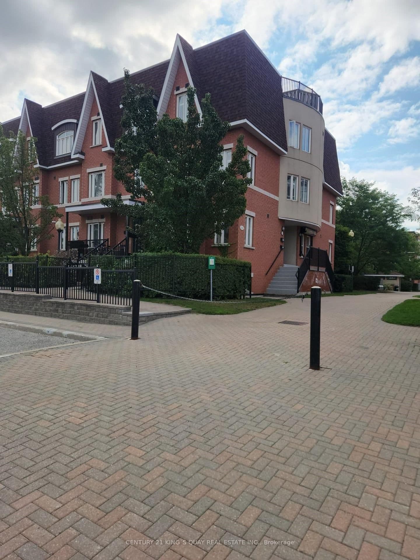 316 John Street, Unit 255 thumbnail 2