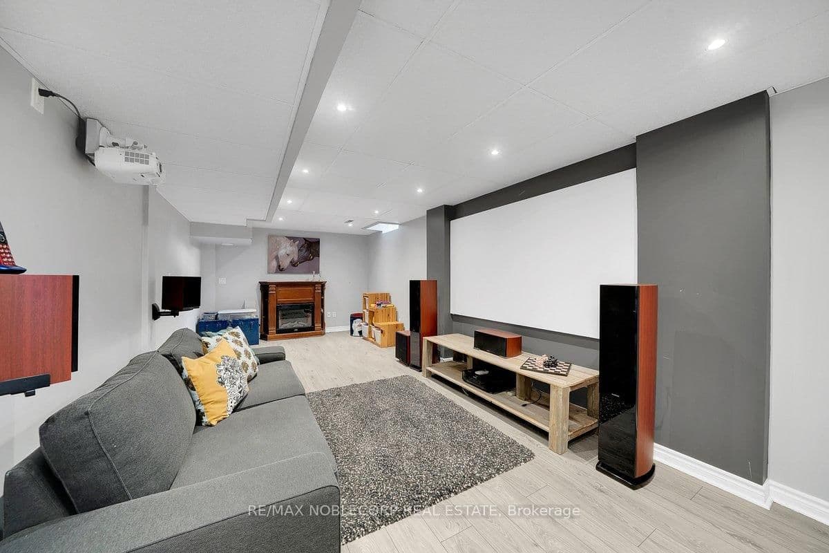 3 Castlehill Road thumbnail 35
