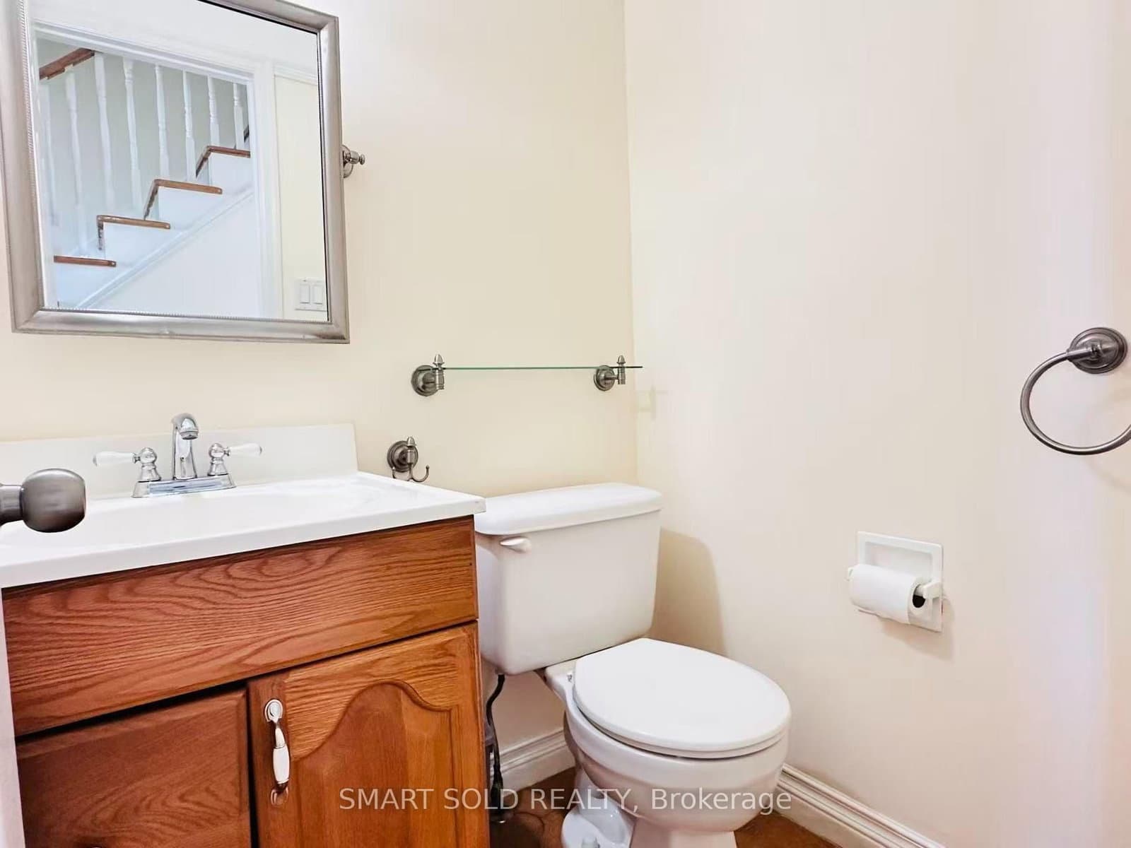22 Hemingway Crescent, Unit Main & Upper Floor thumbnail 7
