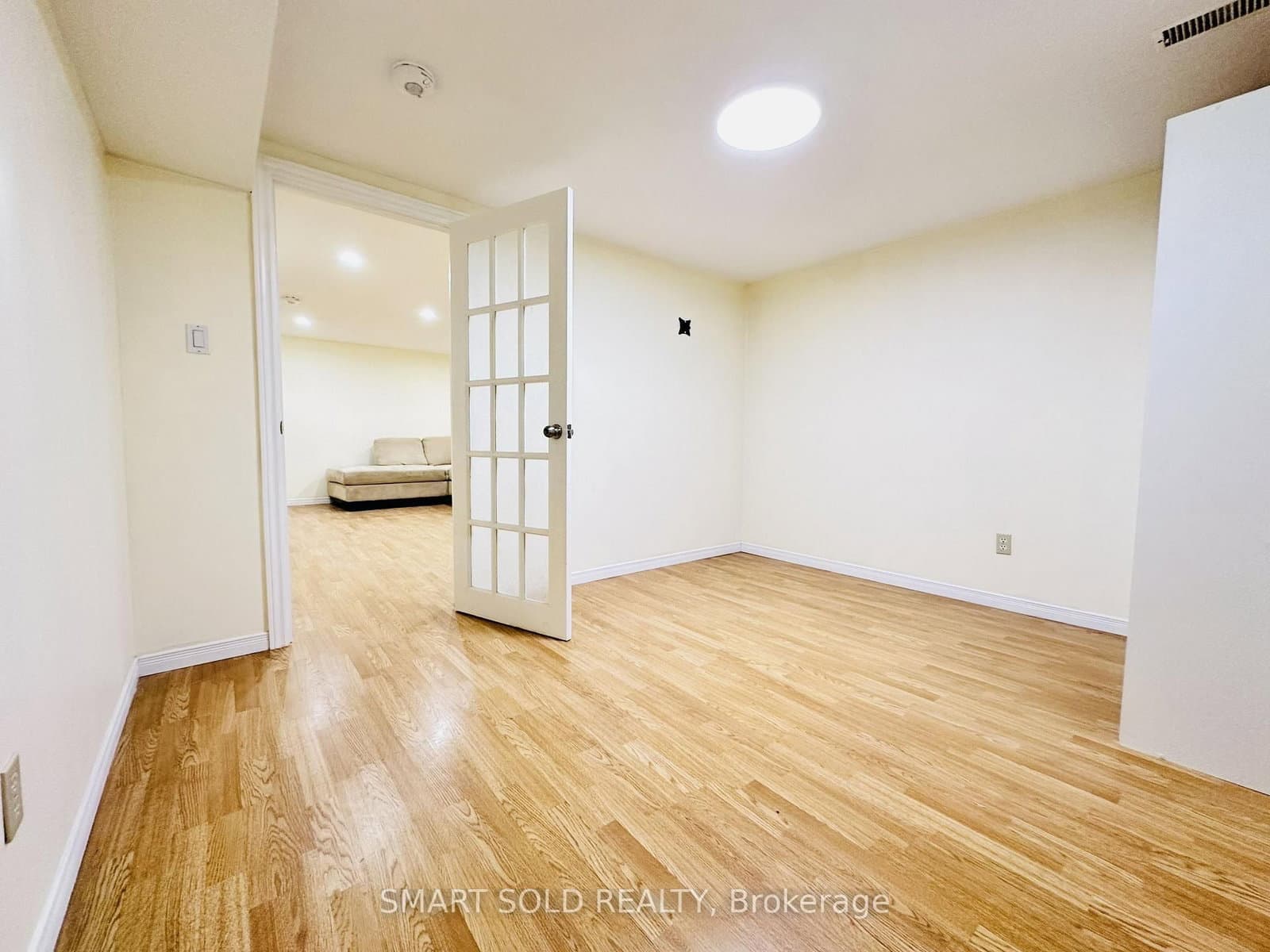 22 Hemingway Crescent, Unit Basement thumbnail 3
