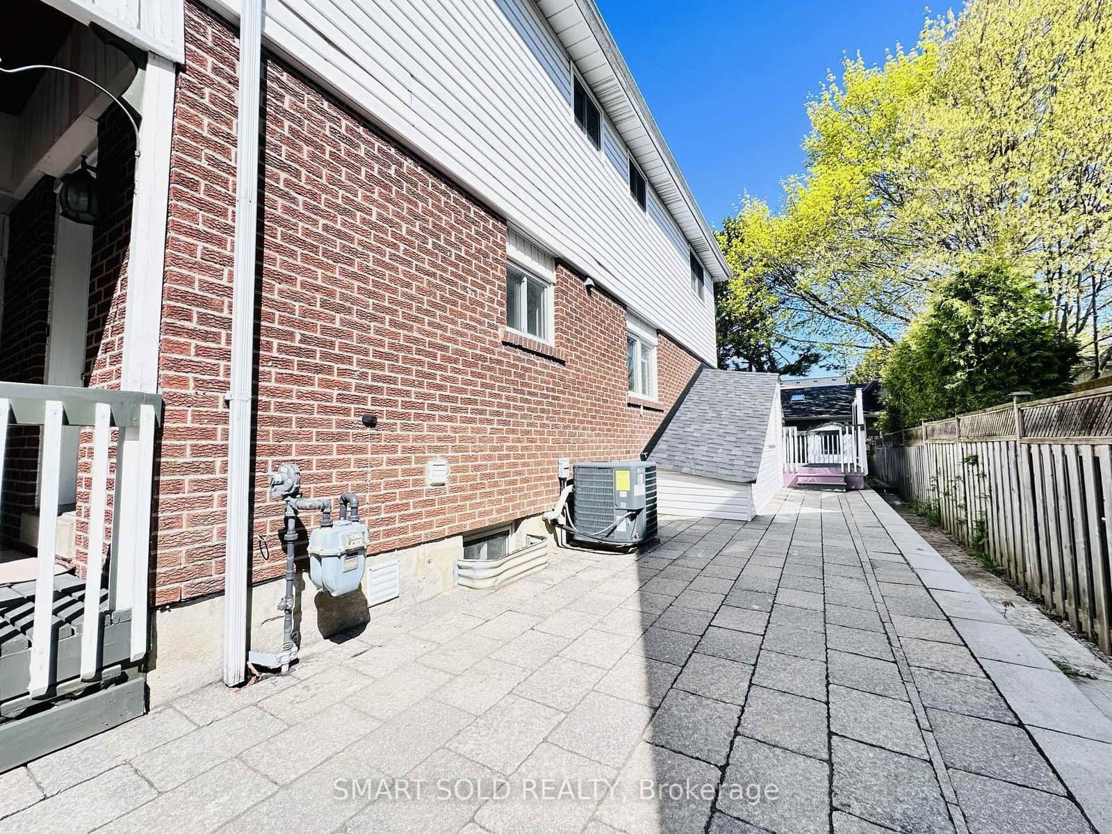 22 Hemingway Crescent, Unit Basement thumbnail 7