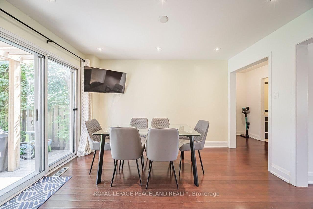 110 Foxfield Crescent thumbnail 21