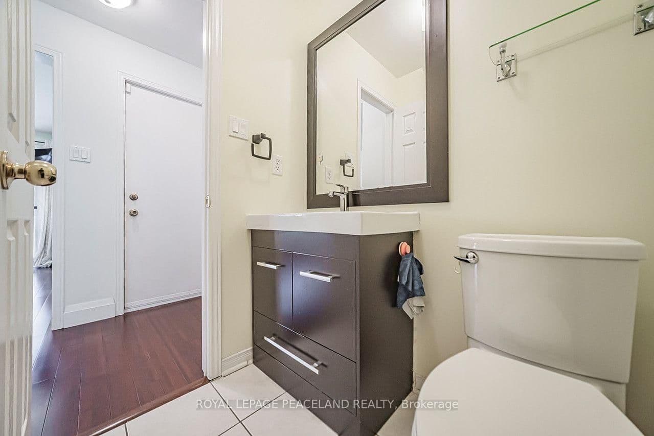 110 Foxfield Crescent thumbnail 25