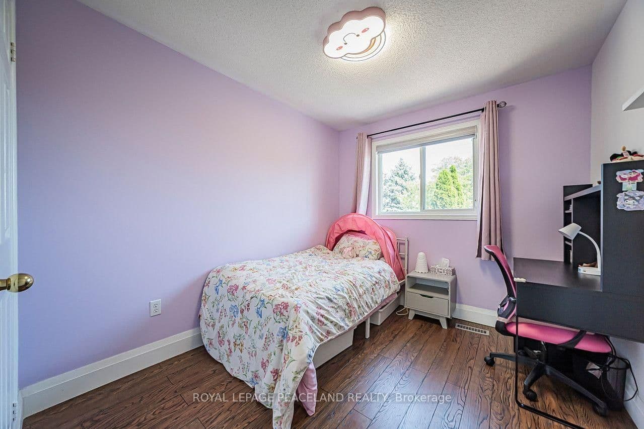 110 Foxfield Crescent thumbnail 36