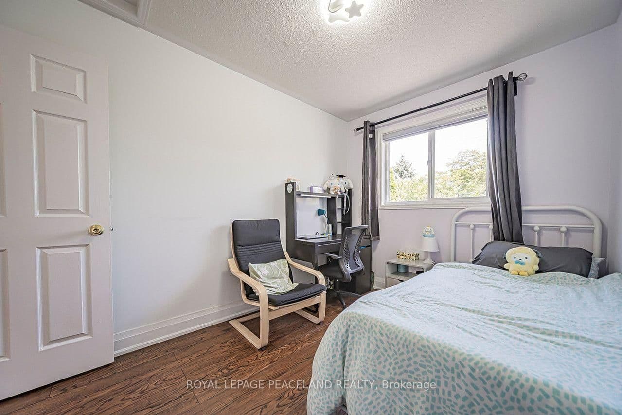 110 Foxfield Crescent thumbnail 39