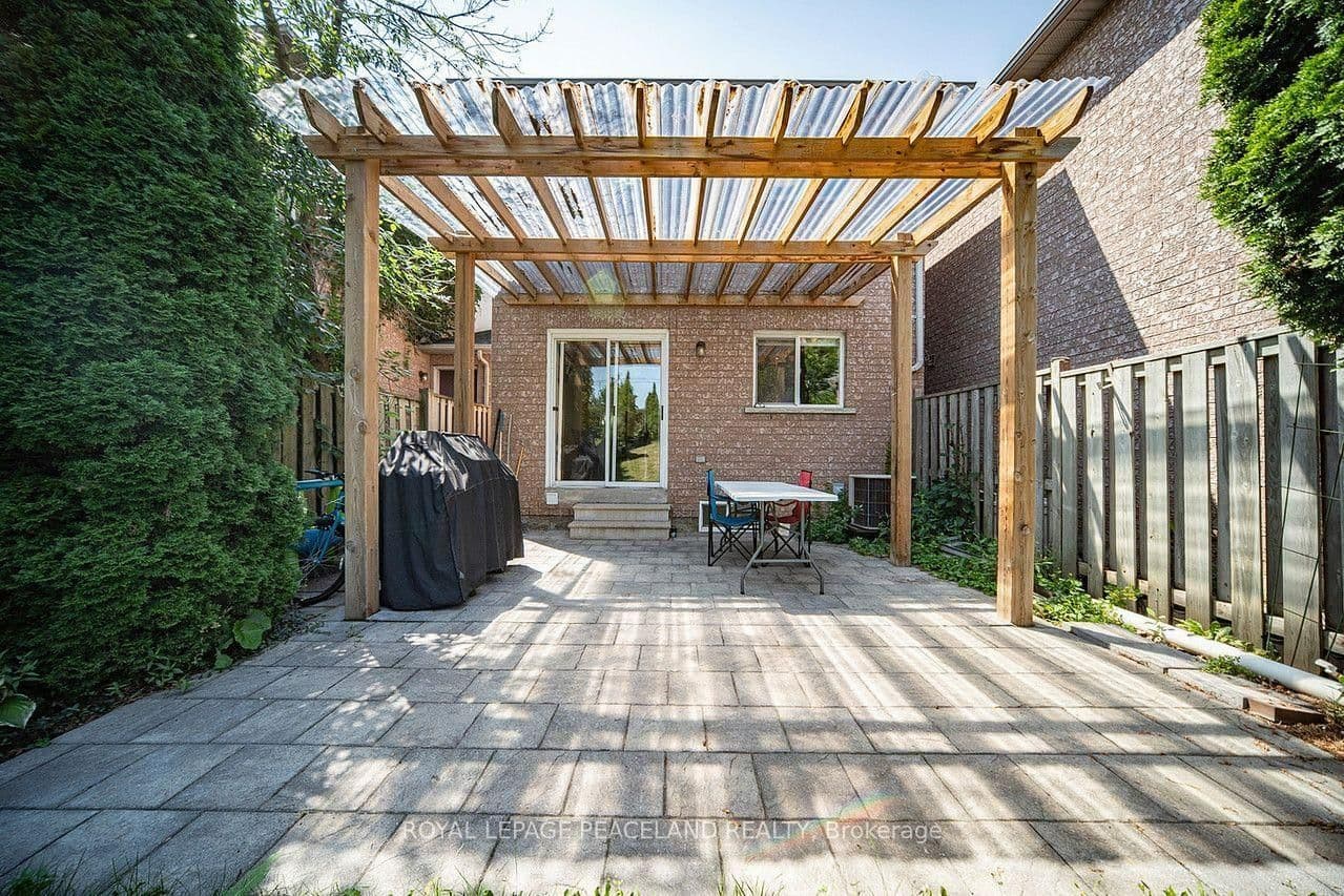 110 Foxfield Crescent thumbnail 45