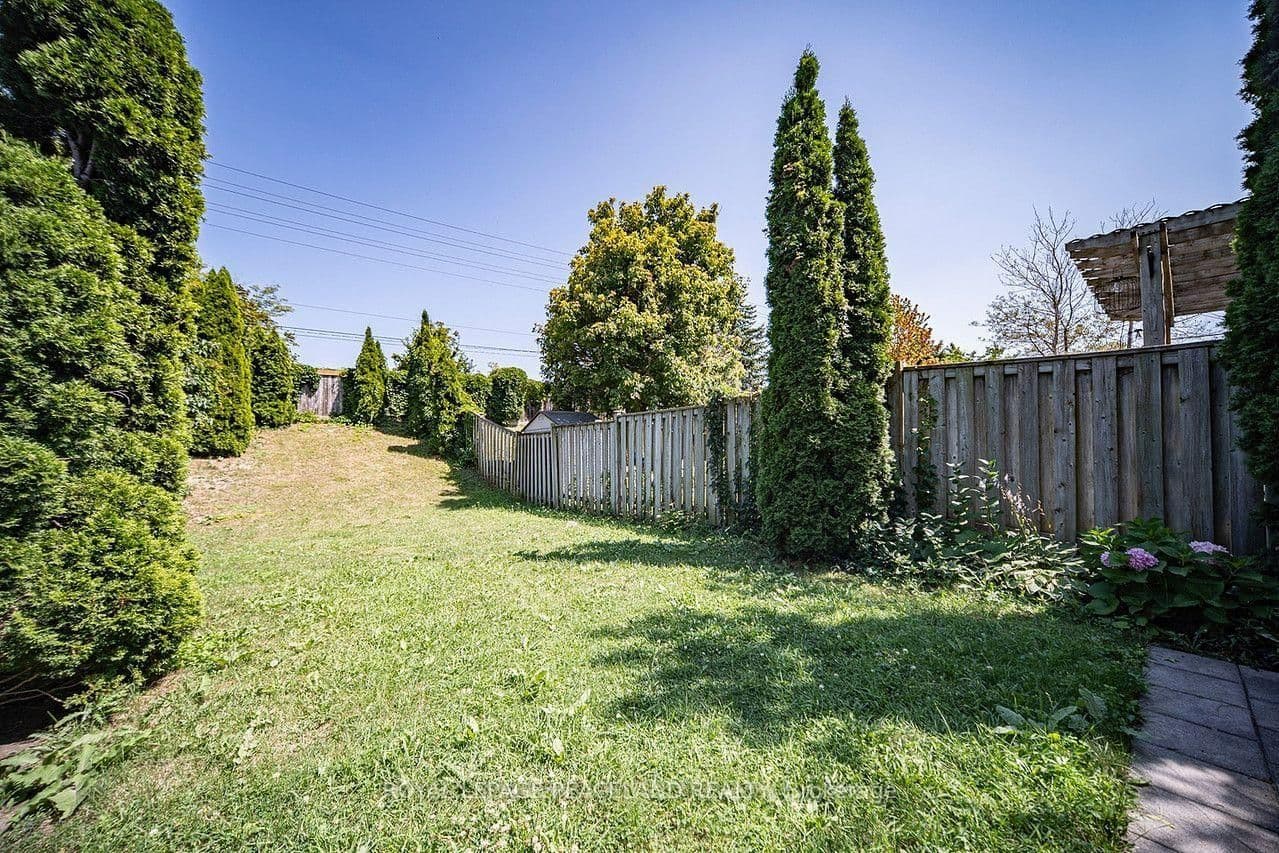 110 Foxfield Crescent thumbnail 47