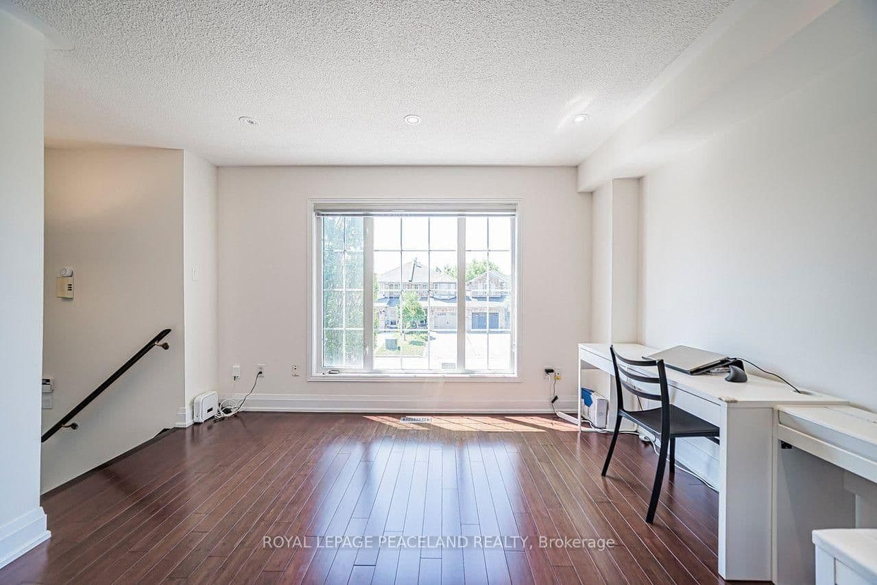 110 Foxfield Crescent thumbnail 7