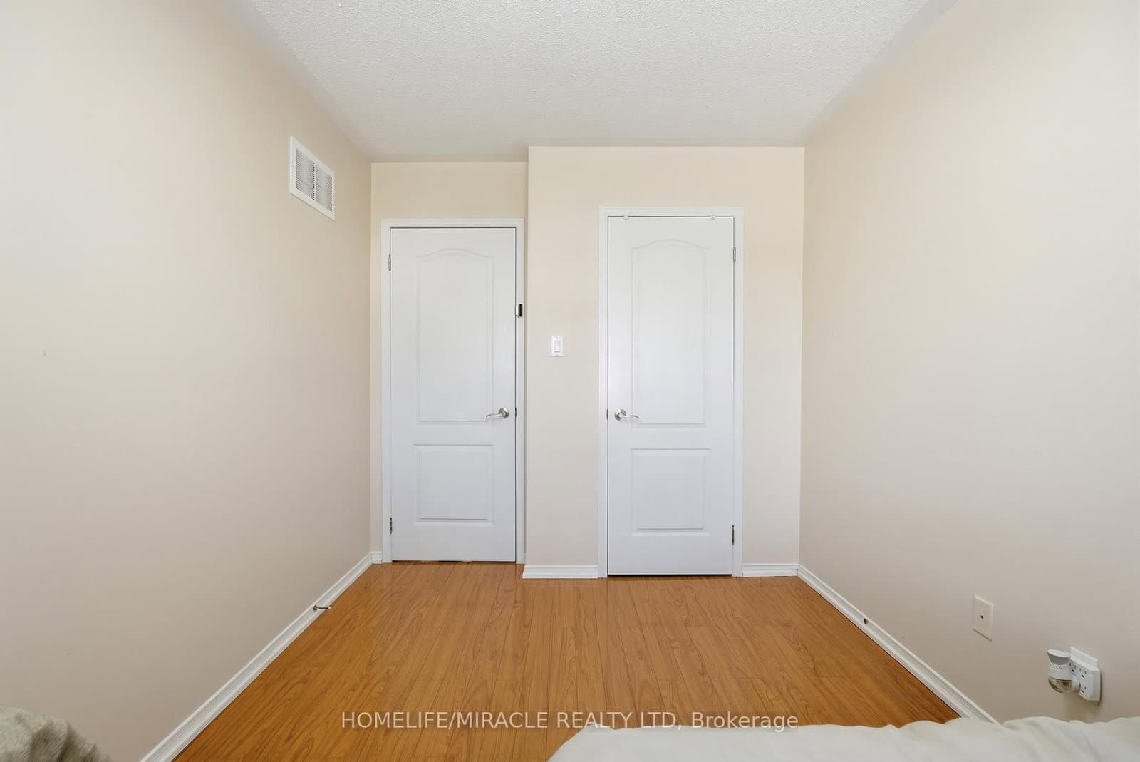 243 Venice Gate Drive thumbnail 28
