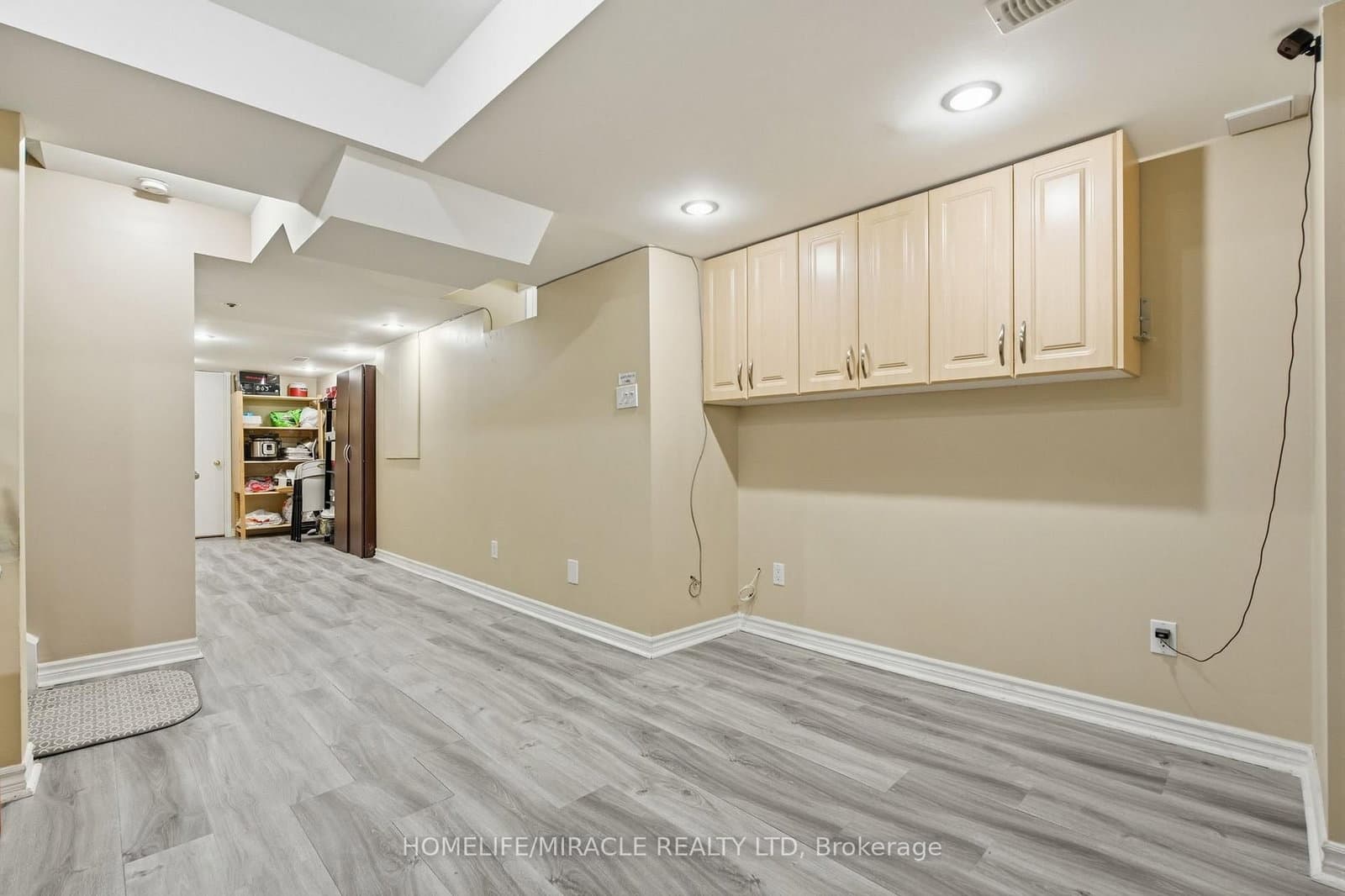 243 Venice Gate Drive thumbnail 34