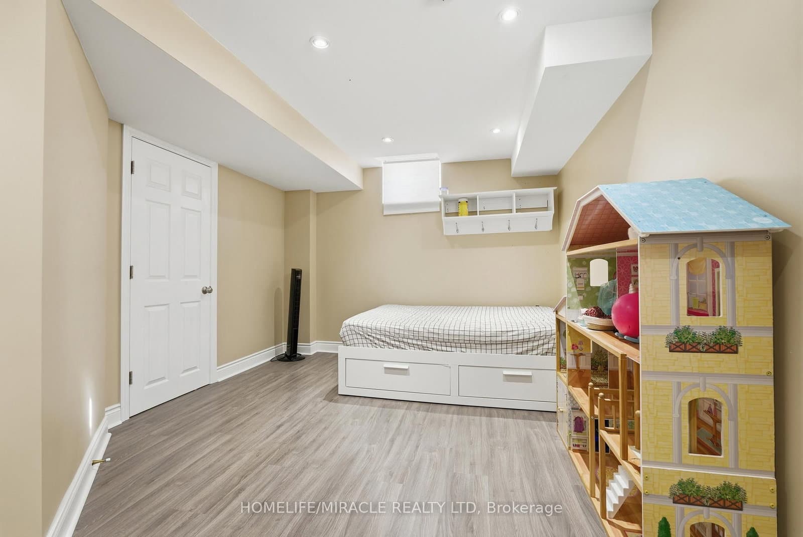 243 Venice Gate Drive thumbnail 39