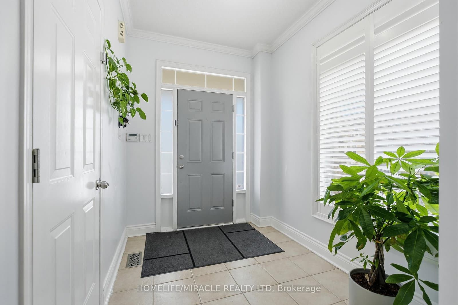 243 Venice Gate Drive thumbnail 6