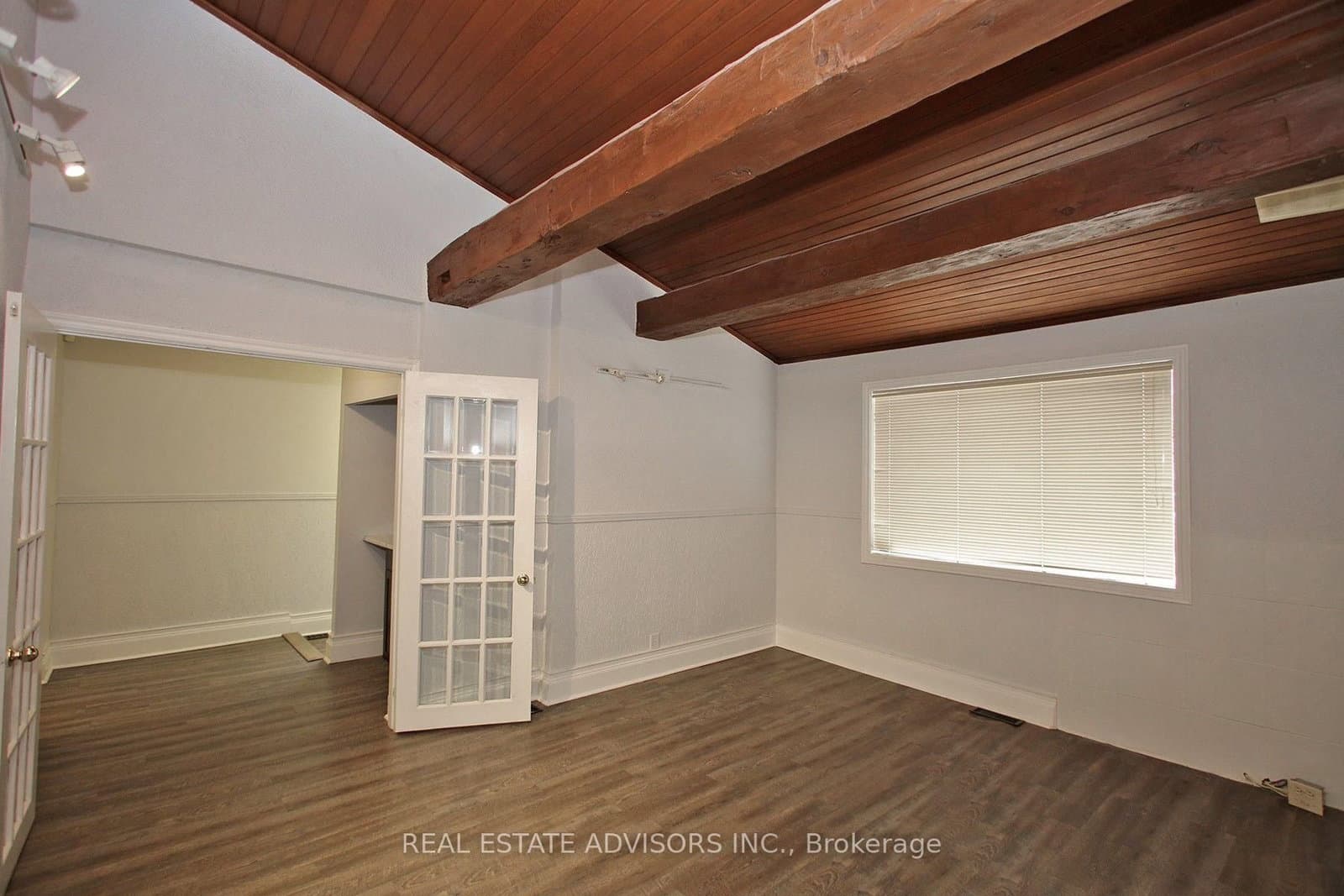 7924 Kipling Avenue thumbnail 11