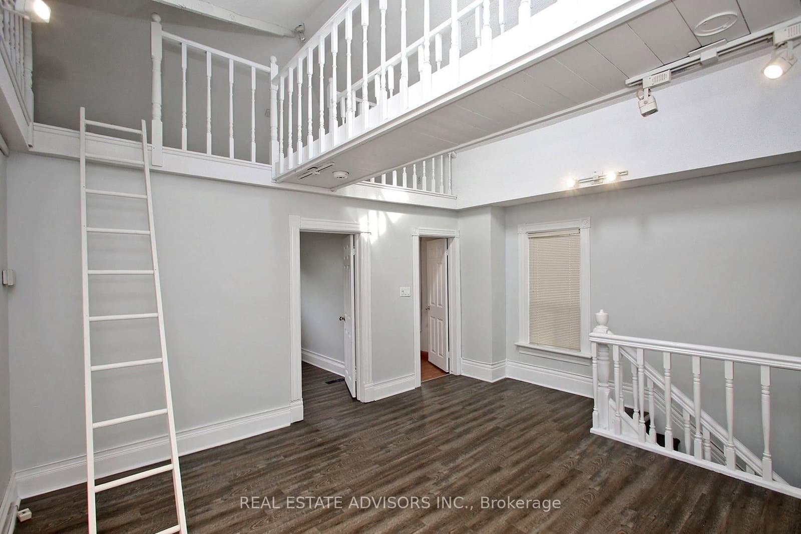 7924 Kipling Avenue thumbnail 16