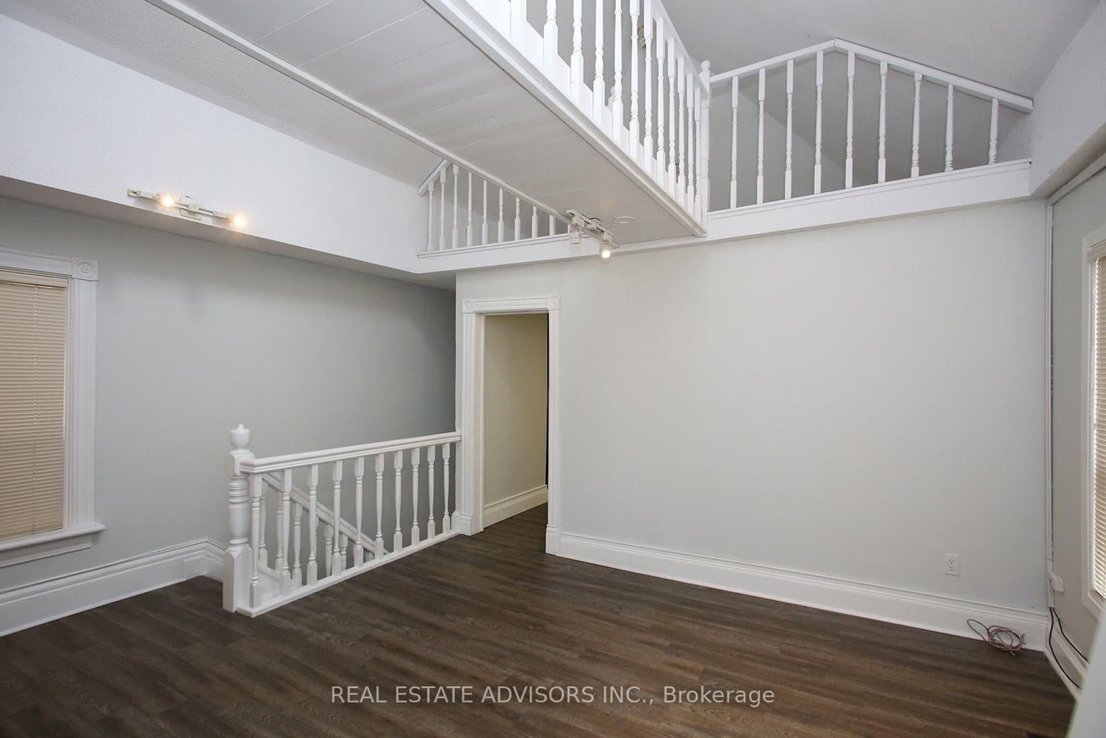7924 Kipling Avenue thumbnail 19