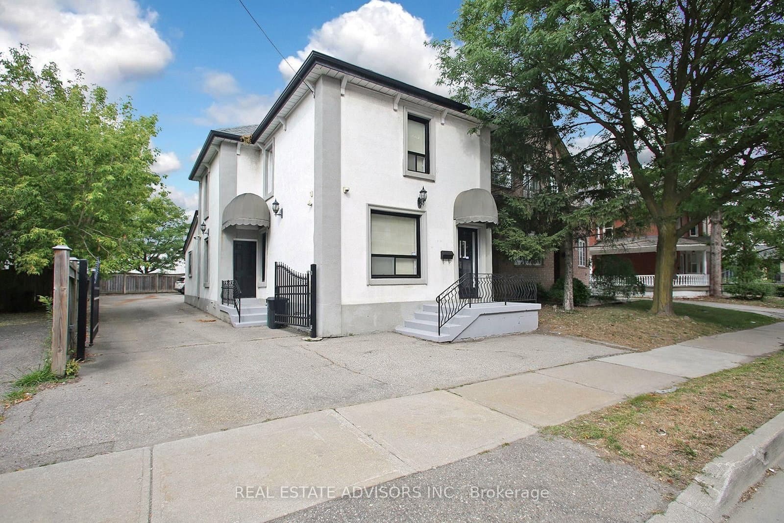 7924 Kipling Avenue thumbnail 2