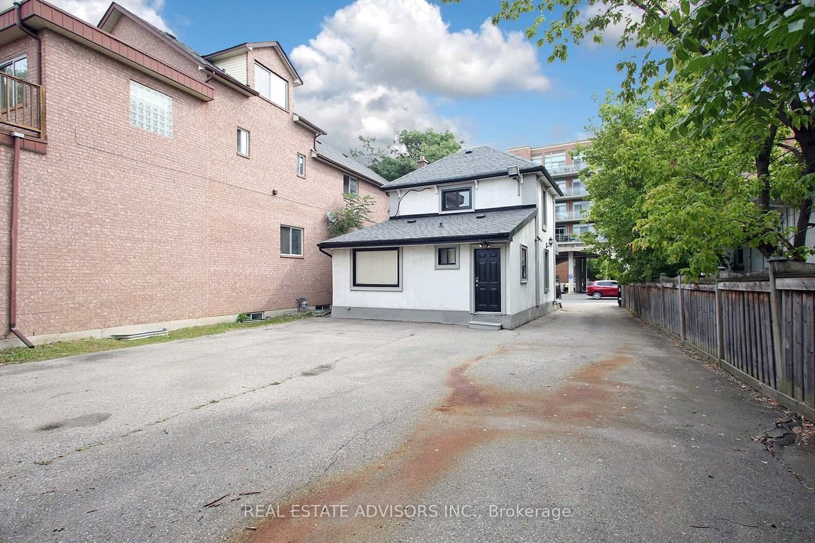 7924 Kipling Avenue thumbnail 3