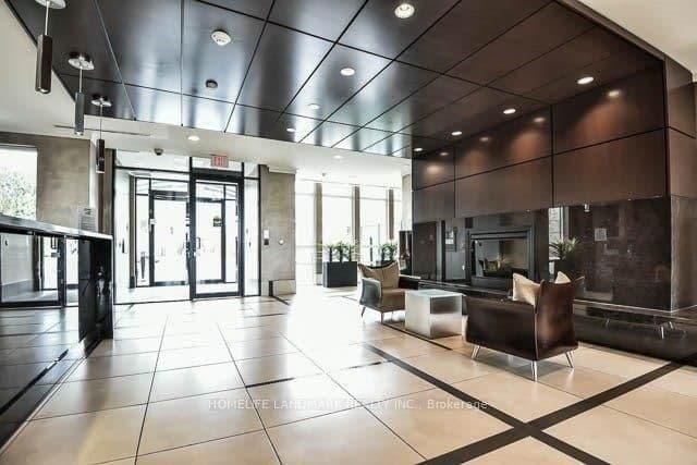 131 Upper Duke Crescent, Unit 513 thumbnail 3
