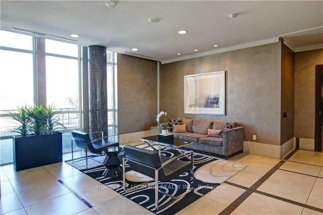 131 Upper Duke Crescent, Unit 513 thumbnail 4