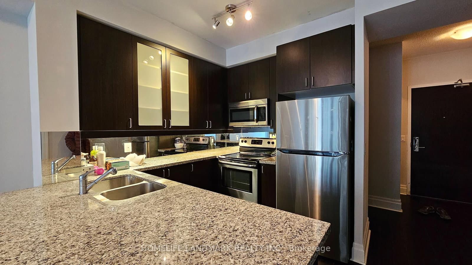 131 Upper Duke Crescent, Unit 513 thumbnail 7